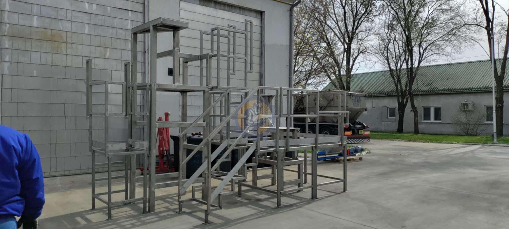 Acélszerkezet-kezelőpódium